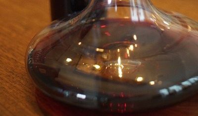 Pourquoi carafer un vin ?